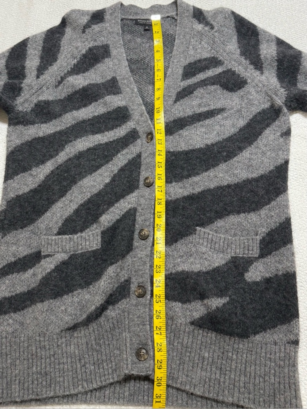 Banana Republic Sz M oversized grey/black alpaca blend zebra-print knit cardigan - Picture 10 of 13